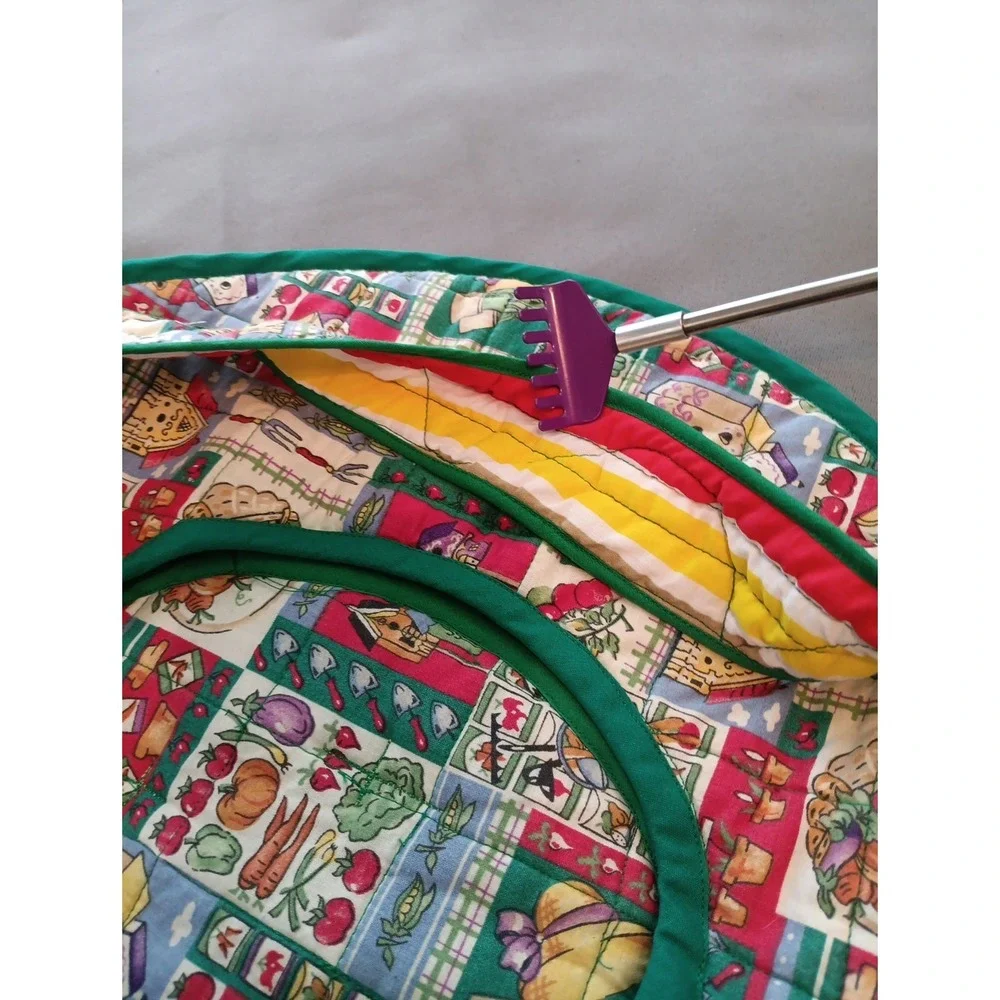 Vintage Handmade Casserole Dish Carrier 2 Handles Thick All Cloth Quilted Round